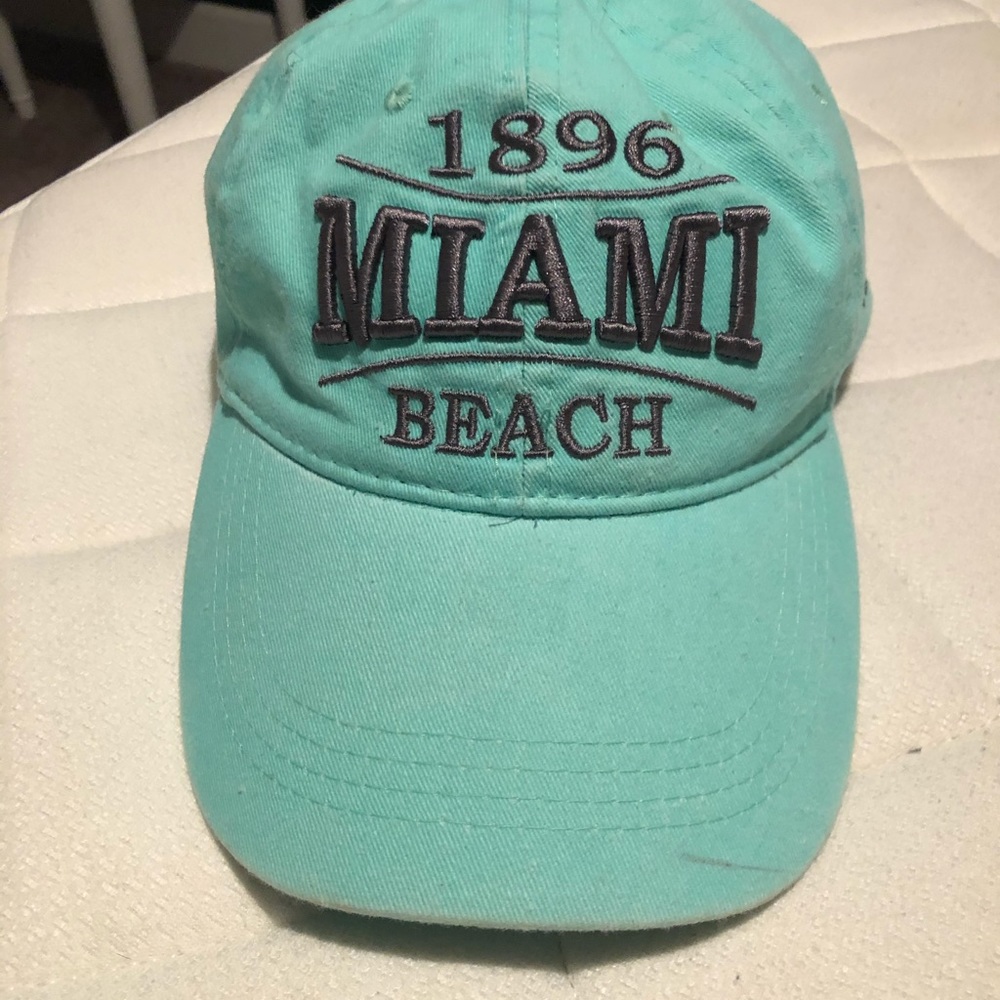 Baseball cap for women